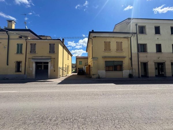 casa indipendente in vendita a Borgo Virgilio in zona Virgilio