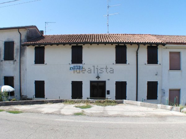 casa indipendente in vendita a Borgo Virgilio in zona Virgilio