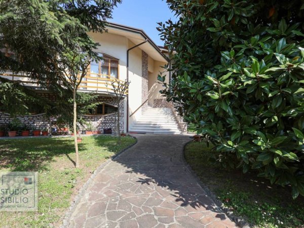 casa indipendente in vendita a Borgo Virgilio in zona Virgilio