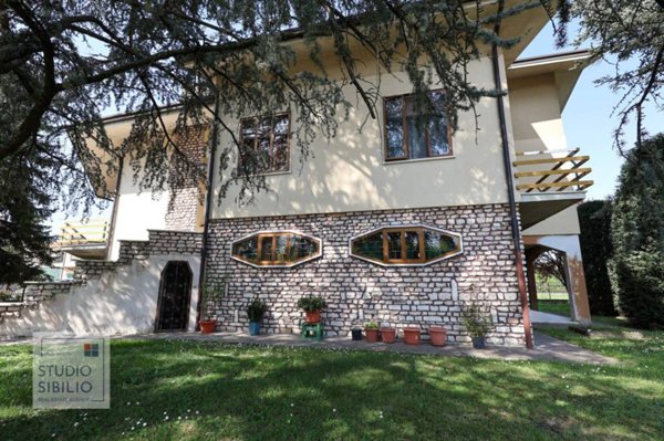 casa indipendente in vendita a Borgo Virgilio in zona Virgilio