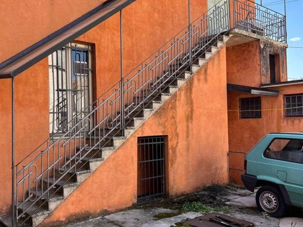 negozio in vendita a Borgo Virgilio in zona Virgilio