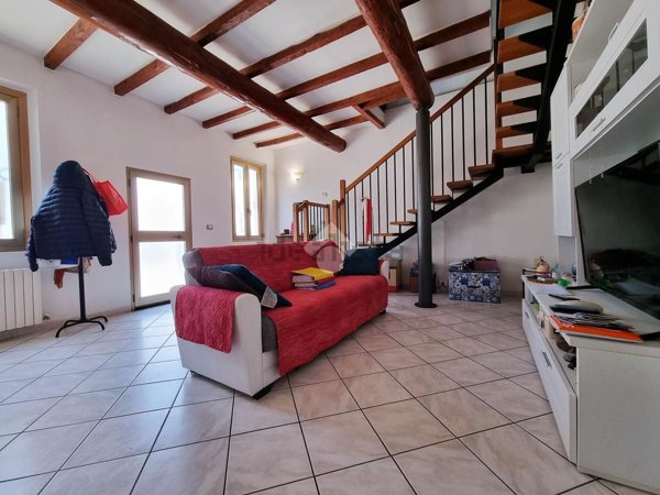 casa indipendente in vendita a Borgo Virgilio in zona Virgilio