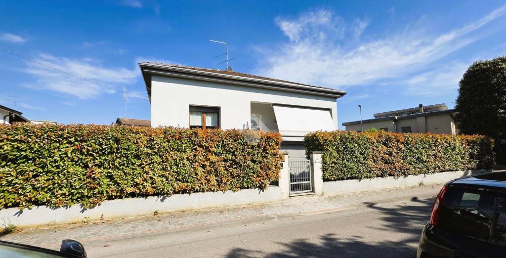 casa indipendente in vendita a Borgo Virgilio in zona Virgilio