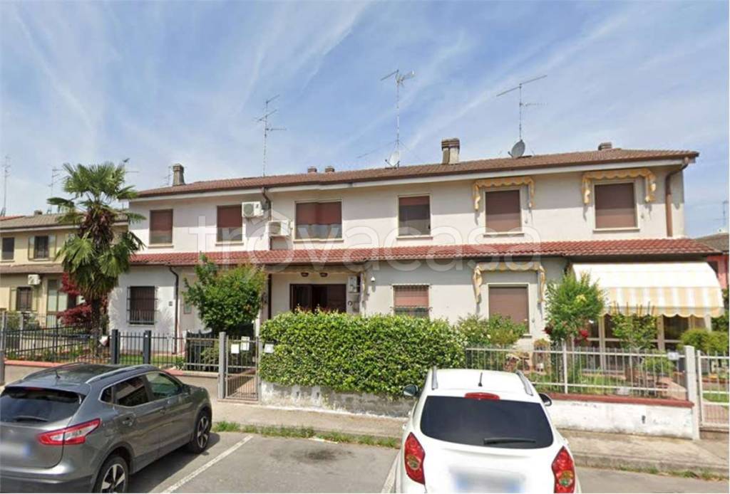 casa indipendente in vendita a Borgo Virgilio in zona Virgilio