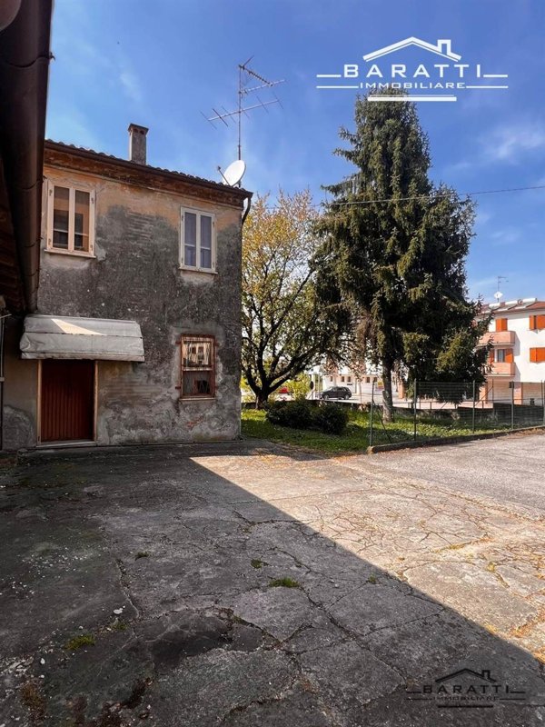 casa indipendente in vendita a Borgo Virgilio in zona Virgilio