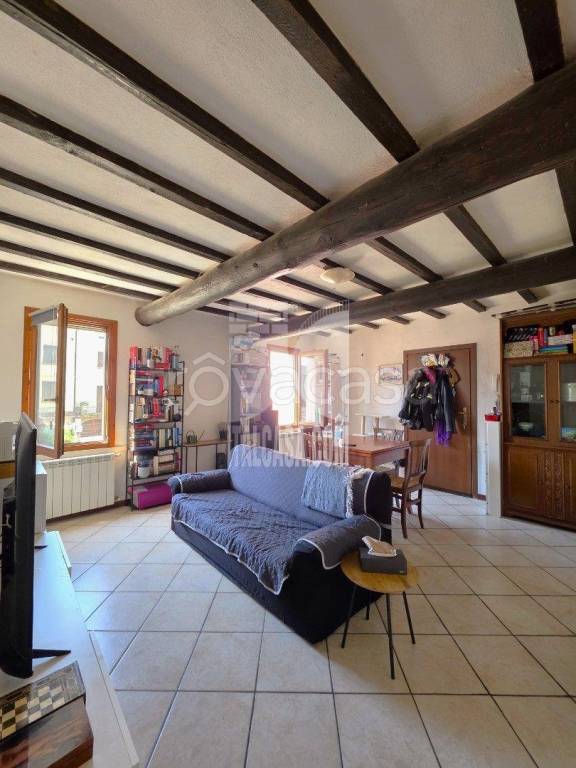 appartamento in vendita a Borgo Virgilio in zona Virgilio