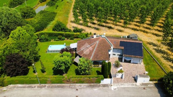 casa indipendente in vendita a Borgo Virgilio in zona Virgilio