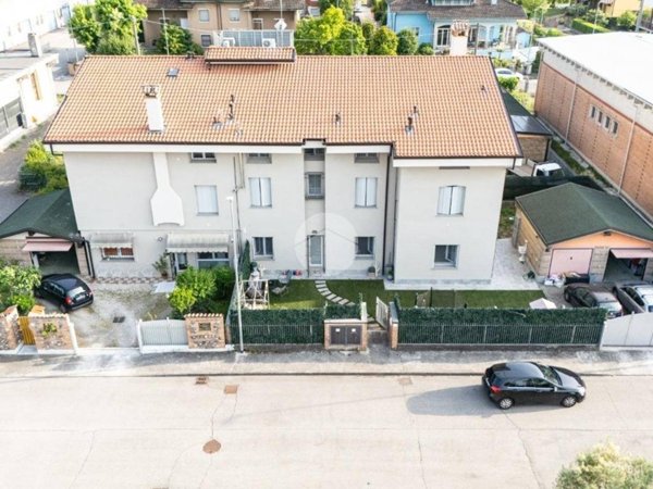 appartamento in vendita a Borgo Virgilio in zona Virgilio