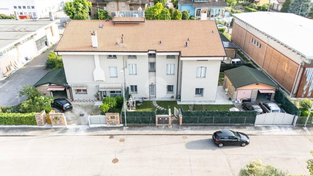 appartamento in vendita a Borgo Virgilio in zona Virgilio