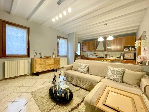 casa indipendente in vendita a Borgo Virgilio in zona Virgilio