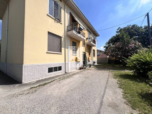 appartamento in vendita a Borgo Virgilio in zona Virgilio