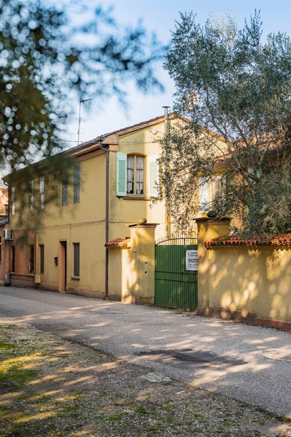 casa indipendente in vendita a Borgo Virgilio in zona Romanore