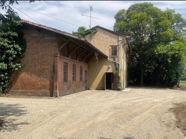 casa indipendente in vendita a Borgo Virgilio in zona Virgilio