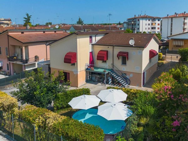 casa indipendente in vendita a Borgo Virgilio in zona Virgilio