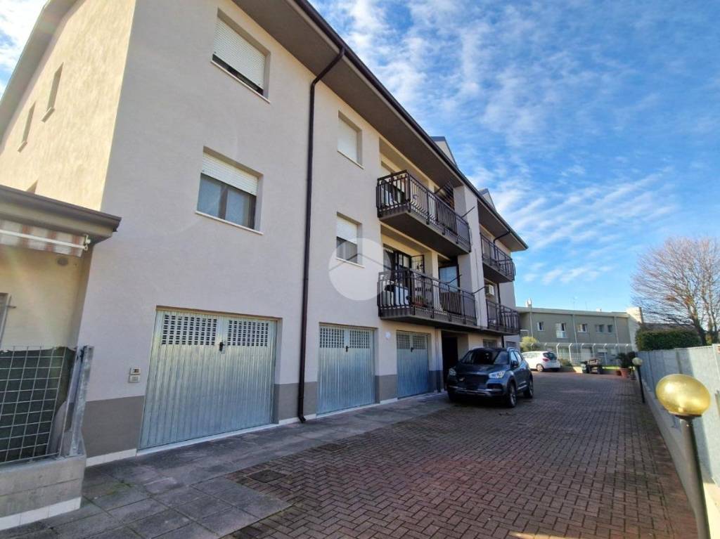 appartamento in vendita a Borgo Virgilio in zona Virgilio