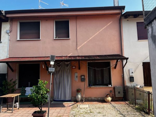 casa indipendente in vendita a Borgo Virgilio in zona Virgilio