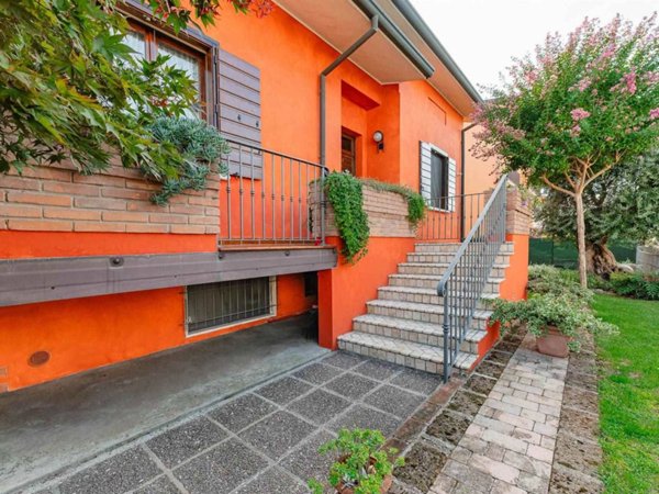 casa indipendente in vendita a Borgo Virgilio in zona Virgilio