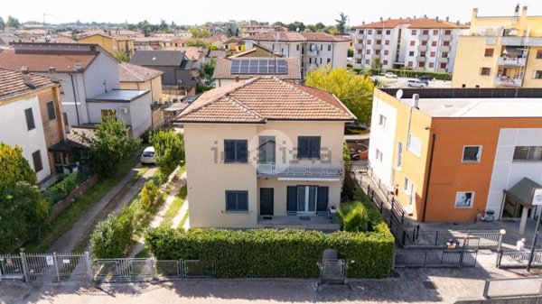 appartamento in vendita a Borgo Virgilio in zona Virgilio