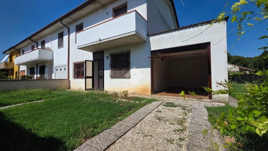casa indipendente in vendita a Borgo Virgilio in zona Virgilio