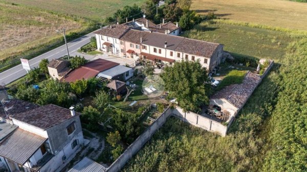 casa indipendente in vendita a Borgo Virgilio in zona Scorzarolo