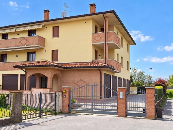 appartamento in vendita a Borgo Virgilio in zona Virgilio