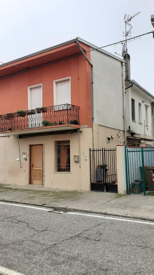 appartamento in vendita a Borgo Mantovano in zona Pieve di Coriano