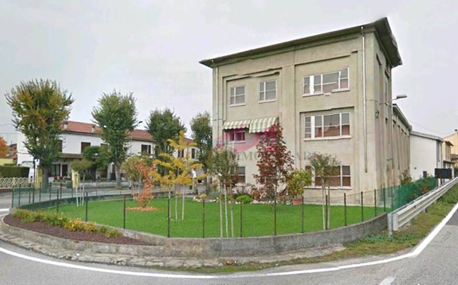 ufficio in vendita a Borgo Mantovano in zona Revere
