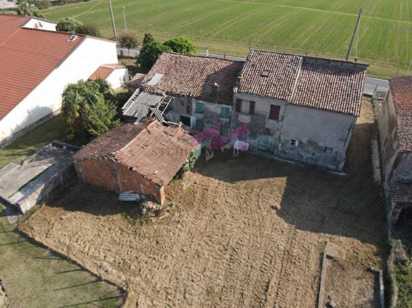 casa indipendente in vendita a Borgo Mantovano in zona Pieve di Coriano