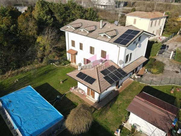 appartamento in vendita a Borgo Mantovano in zona Revere
