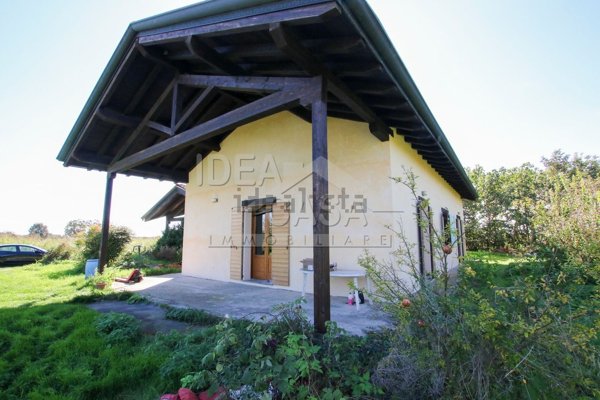 casa indipendente in vendita a Borgo Mantovano in zona Revere
