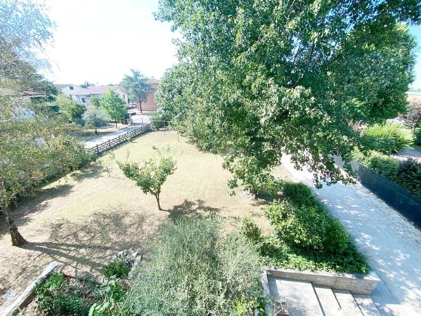 casa indipendente in vendita a Borgo Mantovano in zona Villa Poma