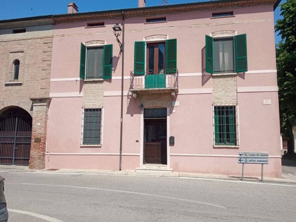 casa indipendente in vendita a Borgo Mantovano in zona Revere