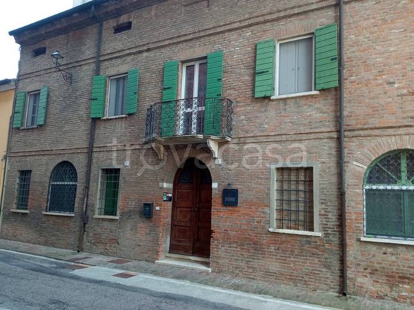negozio in vendita a Borgo Mantovano in zona Revere