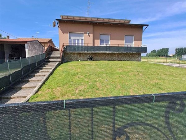 casa indipendente in vendita a Borgo Mantovano in zona Pieve di Coriano