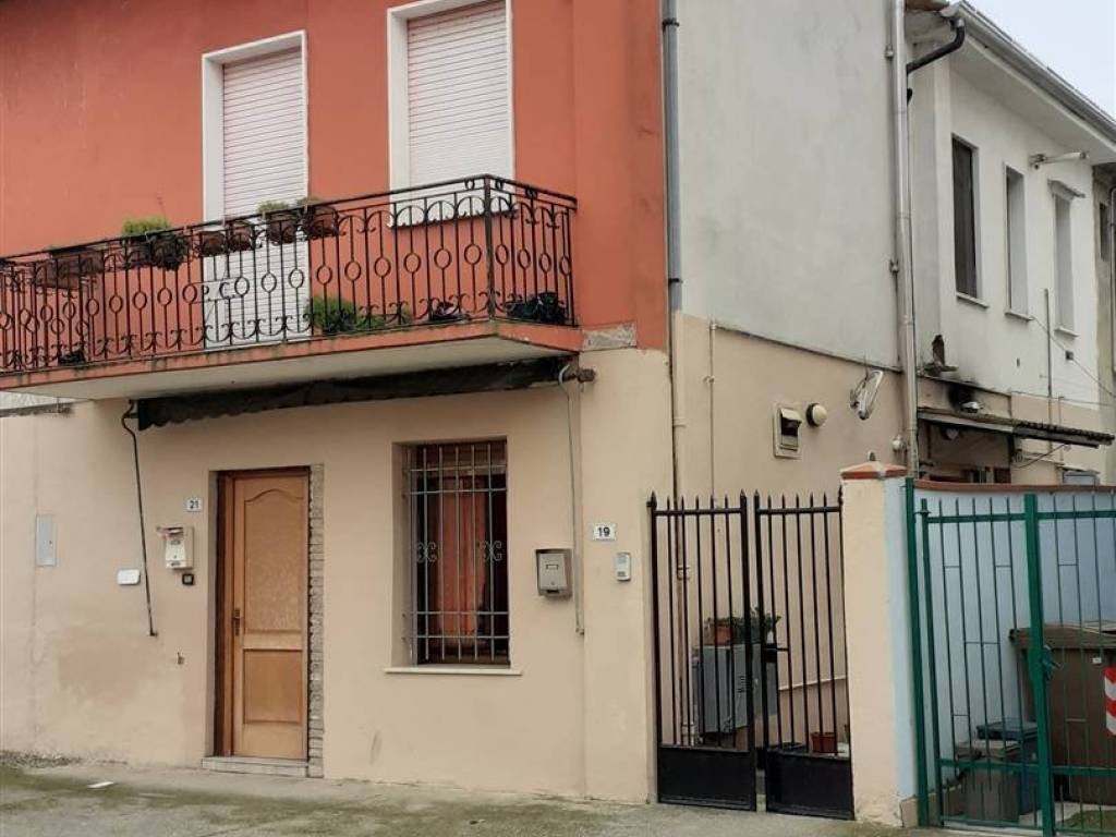 appartamento in vendita a Borgo Mantovano in zona Pieve di Coriano