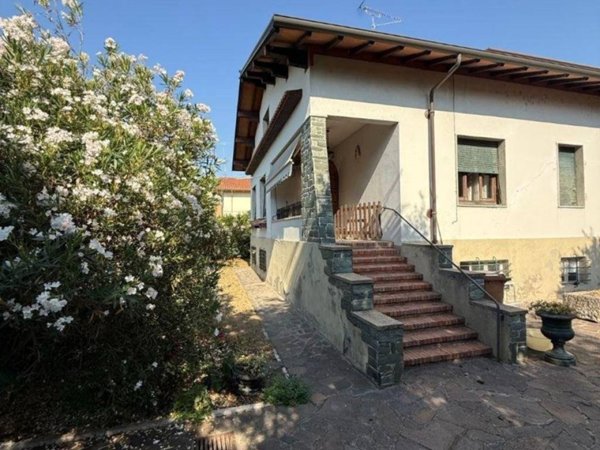 casa indipendente in vendita a Borgo Mantovano in zona Revere
