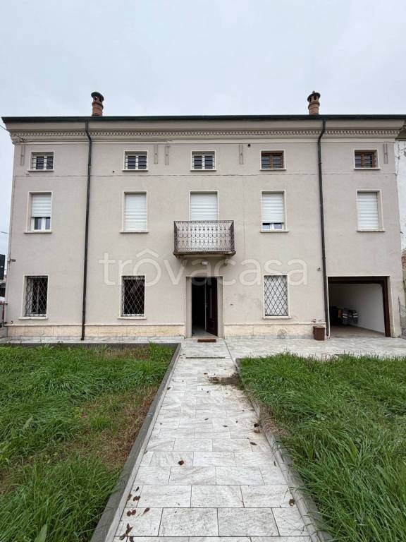 casa indipendente in vendita a Borgo Mantovano