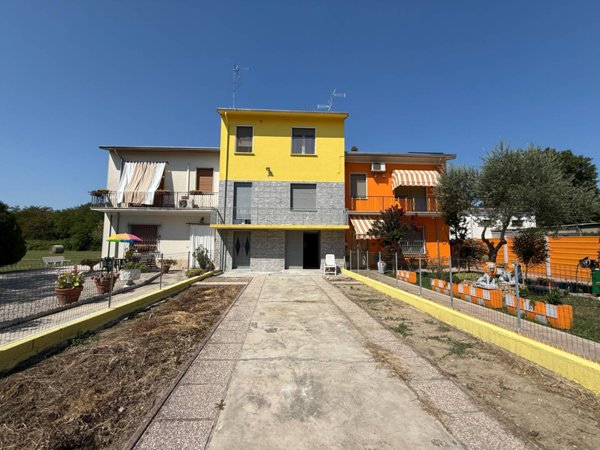casa indipendente in vendita a Borgo Mantovano in zona Revere