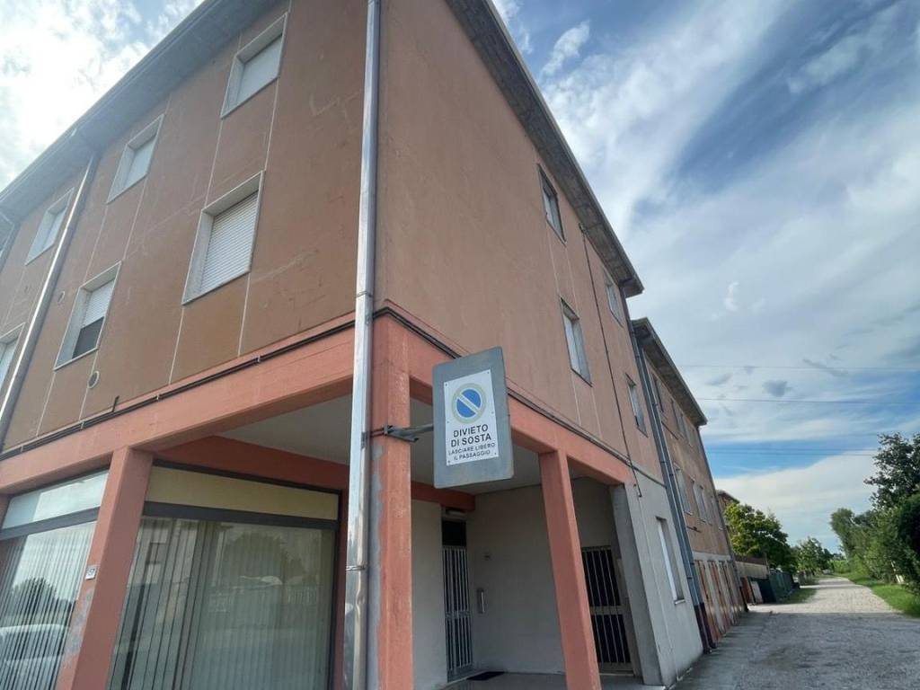 appartamento in vendita a Borgo Mantovano in zona Villa Poma