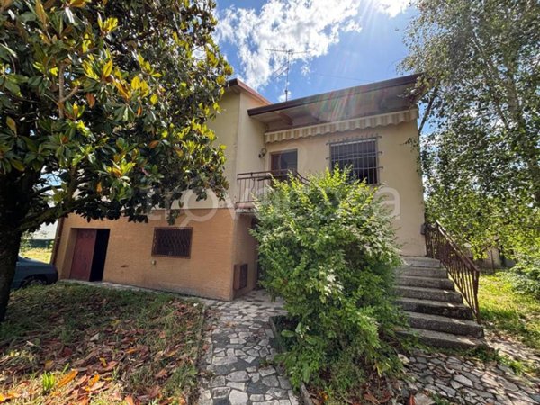 casa indipendente in vendita a Borgo Mantovano in zona Villa Poma