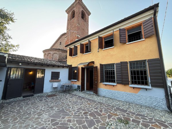 casa indipendente in vendita a Borgo Mantovano in zona Villa Poma