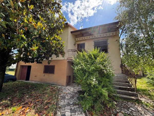 casa indipendente in vendita a Borgo Mantovano in zona Villa Poma