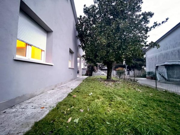 casa indipendente in vendita a Borgo Mantovano in zona Pieve di Coriano