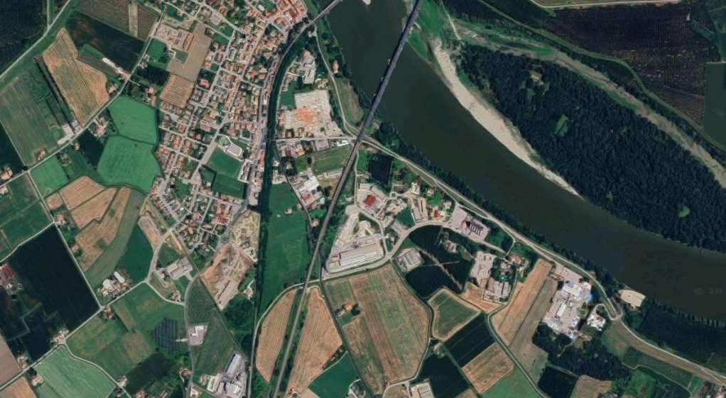 terreno edificabile in vendita a Borgo Mantovano in zona Revere