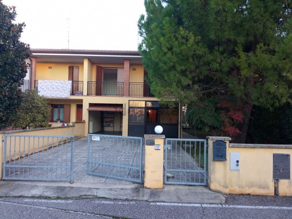 casa indipendente in vendita a Borgo Mantovano in zona Pieve di Coriano