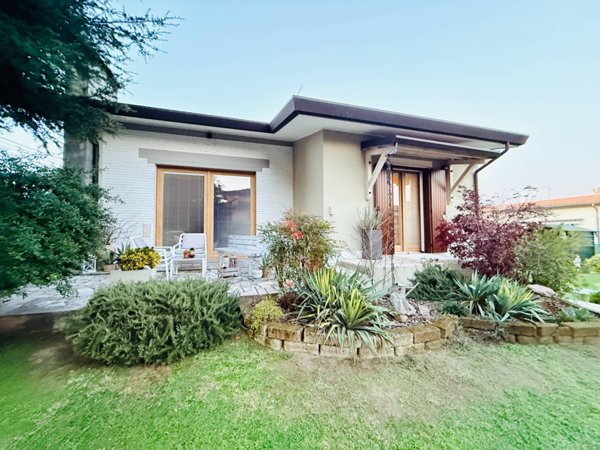 casa indipendente in vendita a Borgo Mantovano