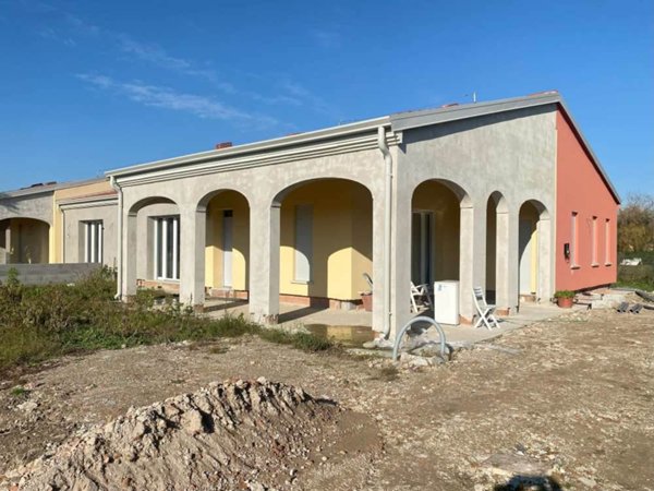 casa indipendente in vendita a Borgo Mantovano in zona Villa Poma