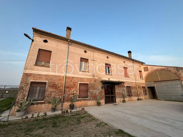 casa indipendente in vendita a Borgo Mantovano in zona Zello