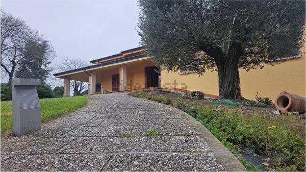 casa indipendente in vendita a Borgo Mantovano in zona Villa Poma
