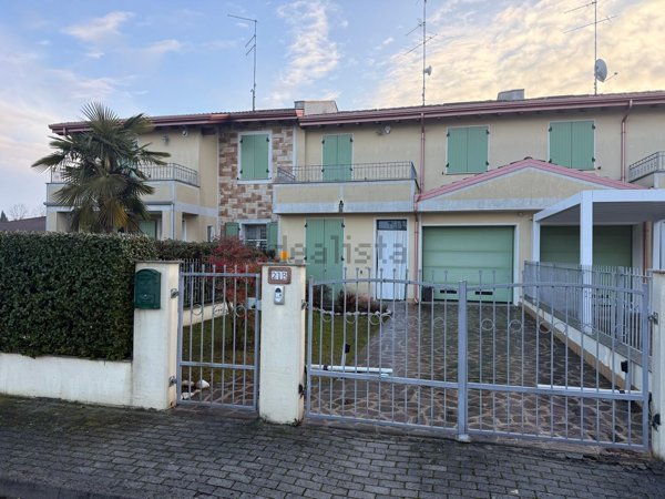 casa indipendente in vendita a Borgo Mantovano